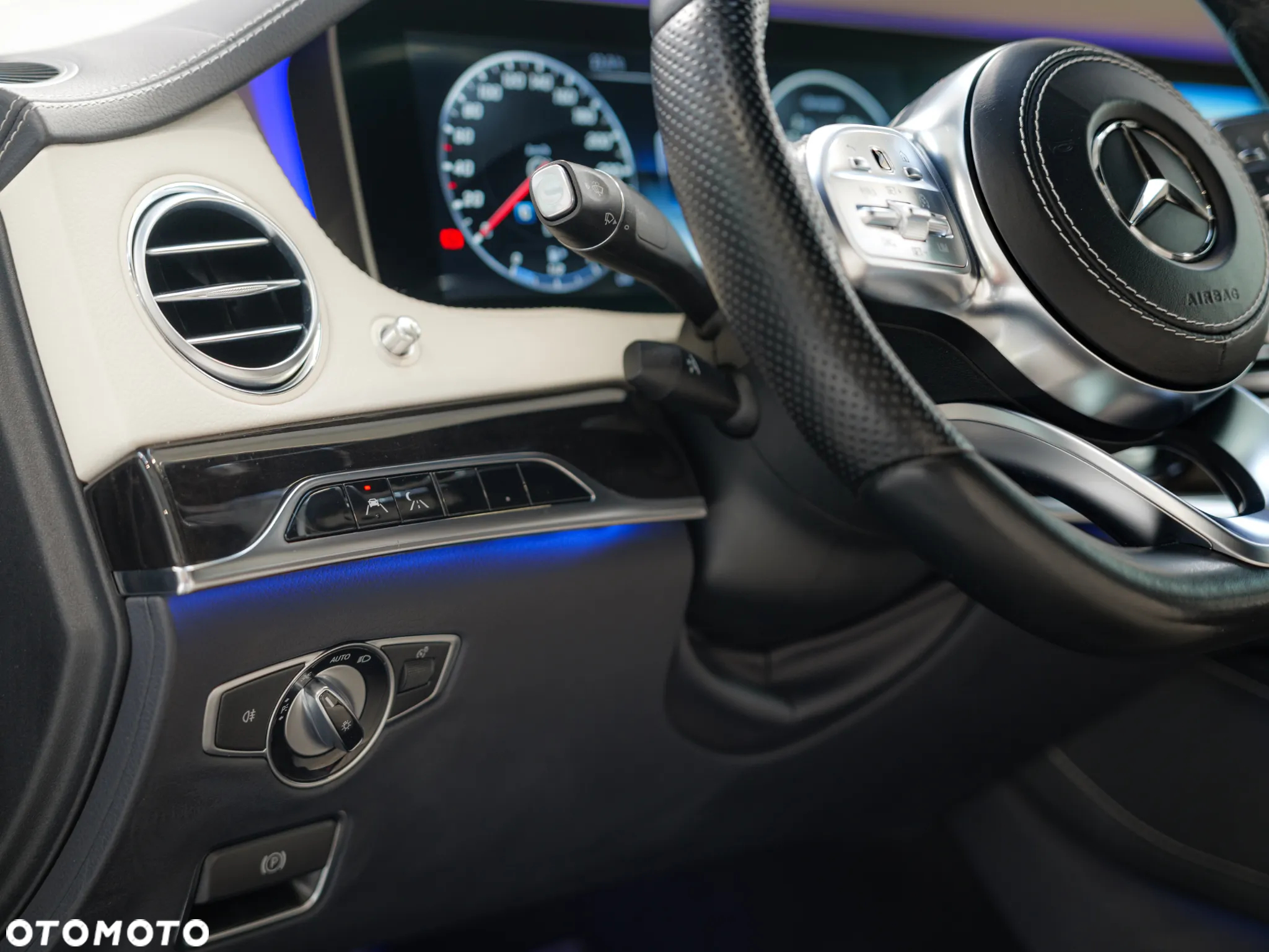 Mercedes-Benz Klasa S 400 d 4-Matic 9G-TRONIC - 37