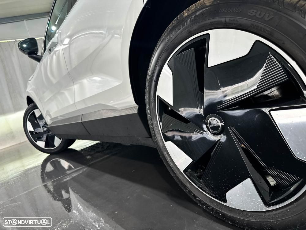 Volvo EX30 Single Motor Extended Range RWD Plus - 8