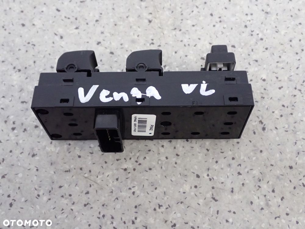 KIA VENGA 09- PANEL SZYB PRZEDNI LEWY 2 SZYBY - 1