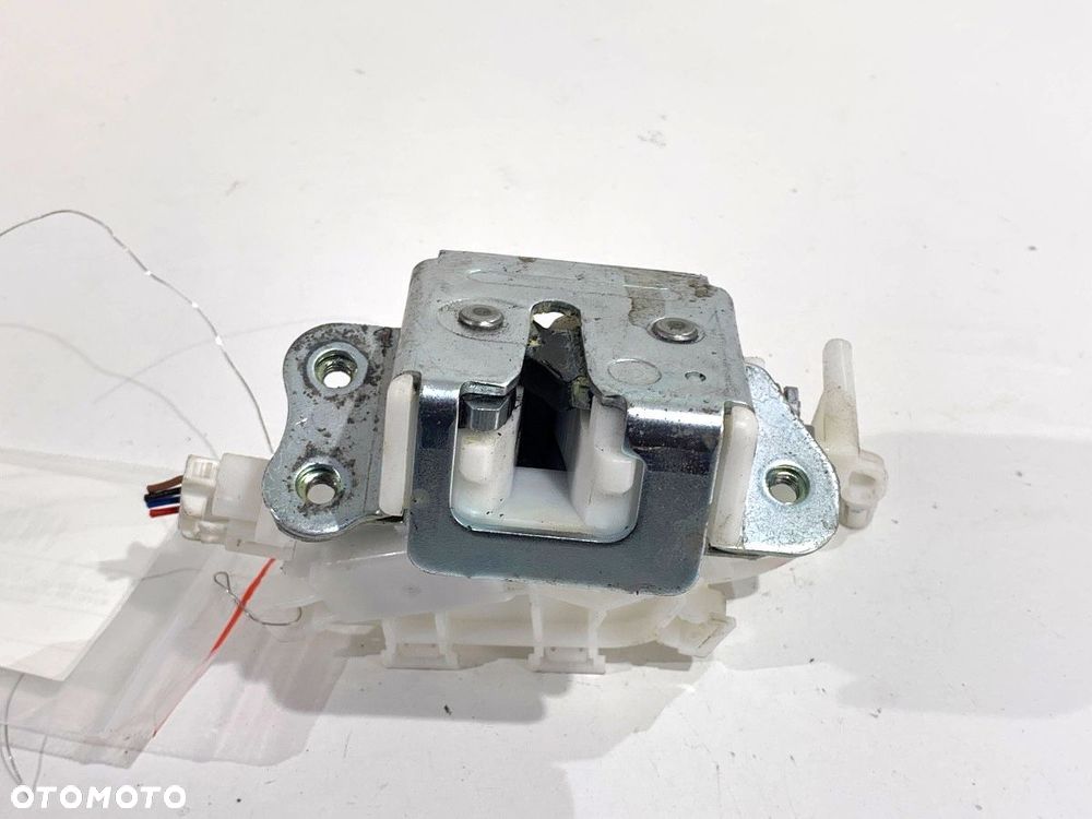 ZAMEK KLAPY TYŁ  MITSUBISHI MIRAGE / SPACE STAR VI liftback (A0_A) 2012 - 2022 1.0 (A05A) 52 kW [71 - 4