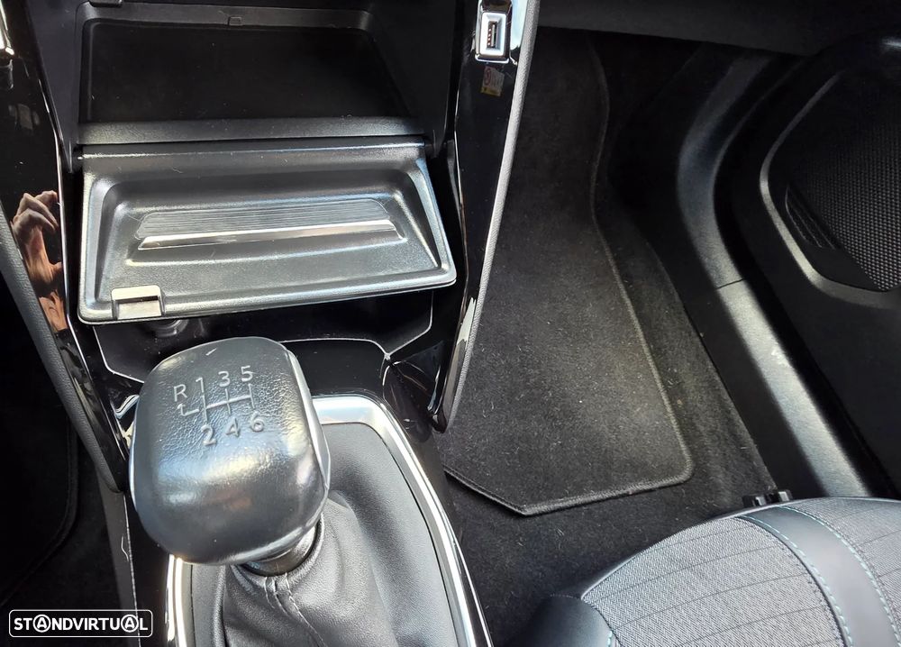 Peugeot 2008 1.2 PureTech Allure Pack - 13