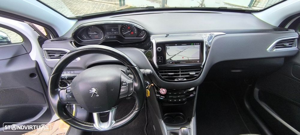 Peugeot 208 1.2 PureTech Allure - 13