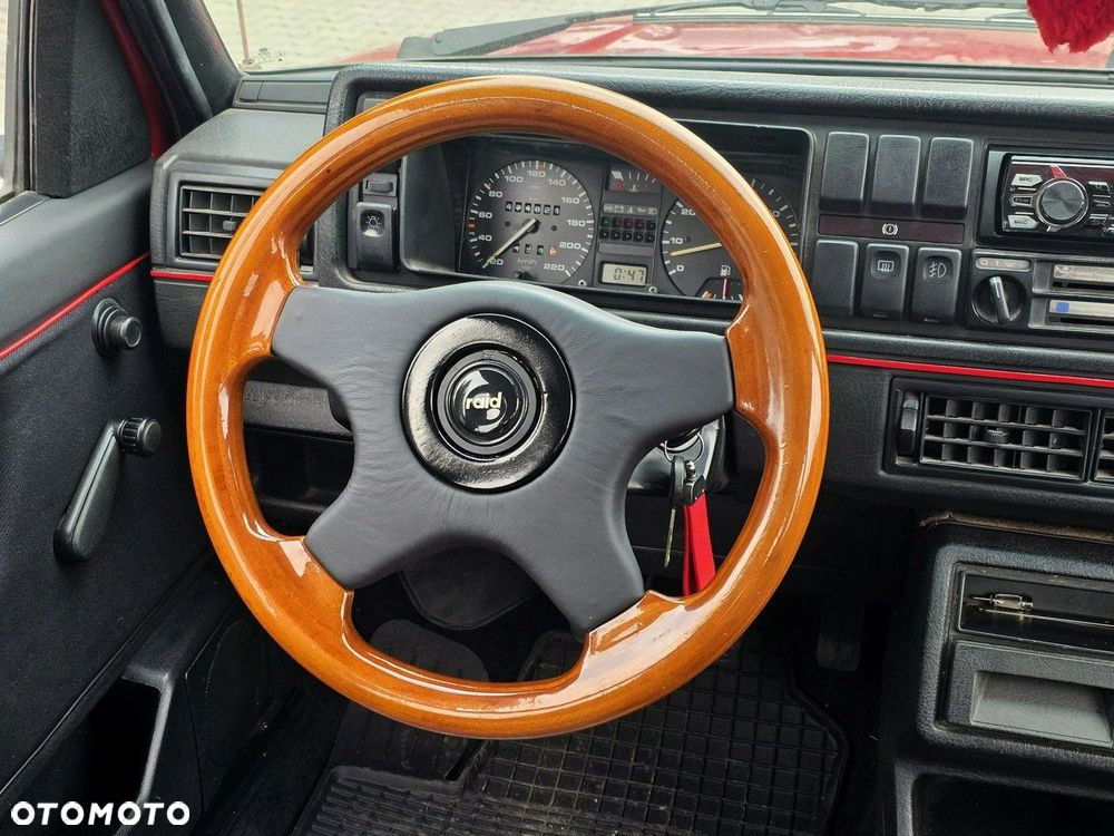 Volkswagen Jetta 1.3 GL - 16