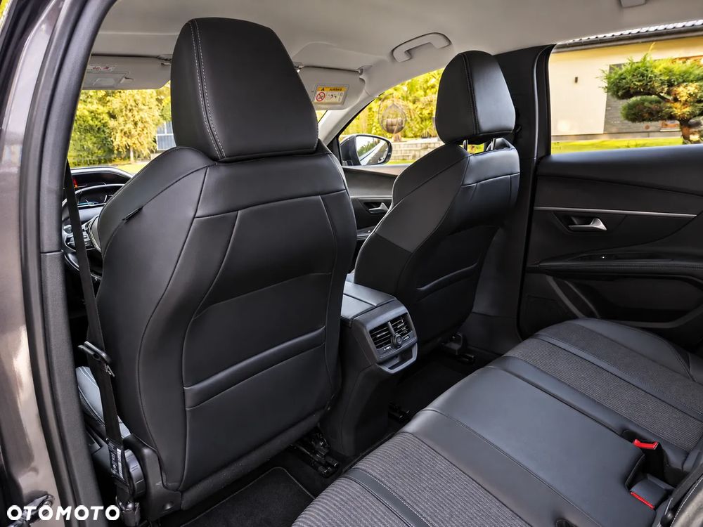 Peugeot 3008 1.5 BlueHDi Allure Pack S&S EAT8 - 23
