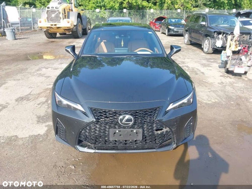 Lexus IS - 8