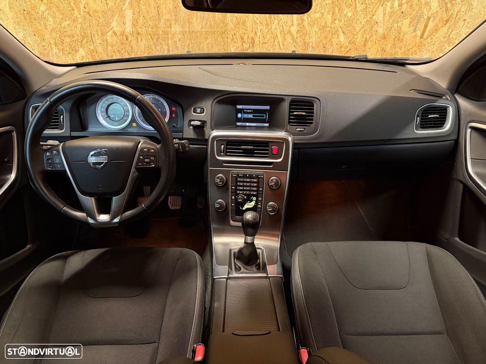 Volvo V60 1.6 D2 Drive Momentum Start/Stop - 12