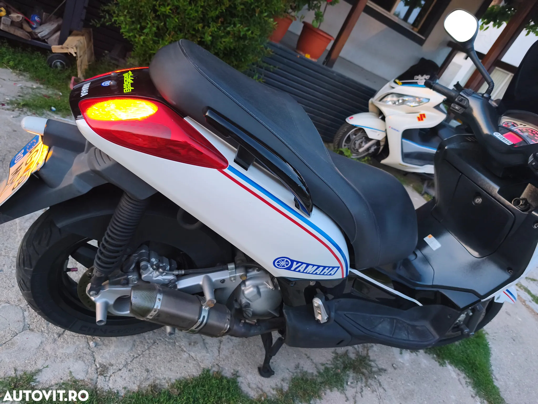 Yamaha XMAX 250 - 2