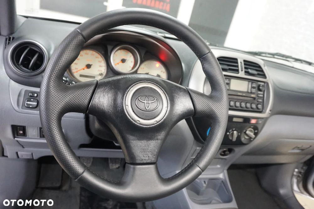 Toyota RAV4 D-4D 4x4 - 23