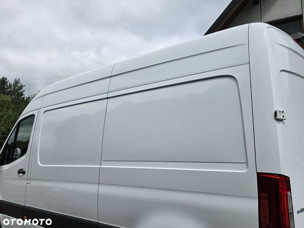 Mercedes-Benz Sprinter - 20