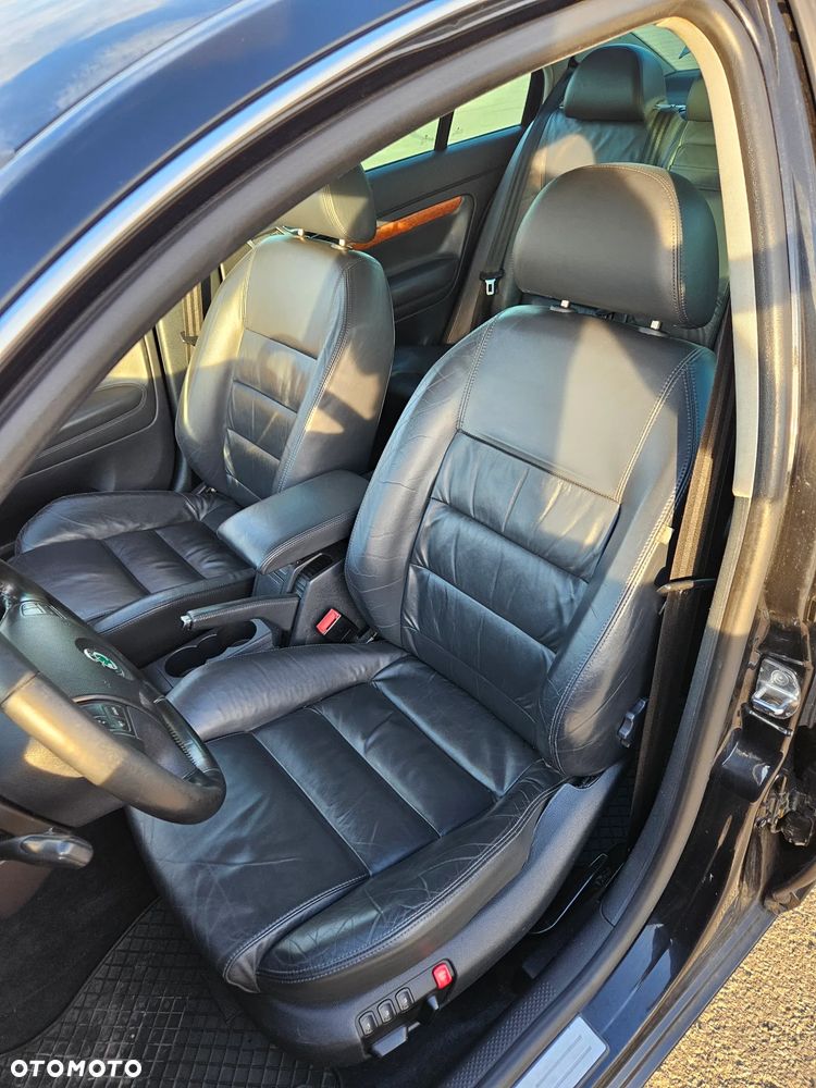 Skoda Superb 2.0 TDI DPF Elegance - 15