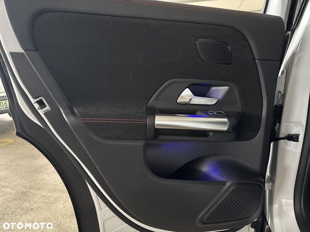 Mercedes-Benz GLA - 22