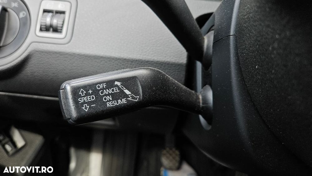 Volkswagen Passat Variant 1.9 TDI DPF BlueMotion - 16