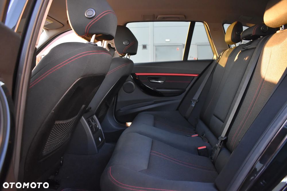 BMW Seria 3 320d Sport Line - 17