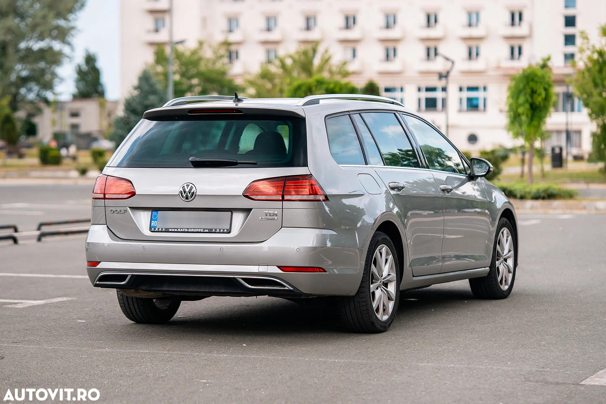 Volkswagen Golf 2.0 BlueTDI DSG Comfortline - 10