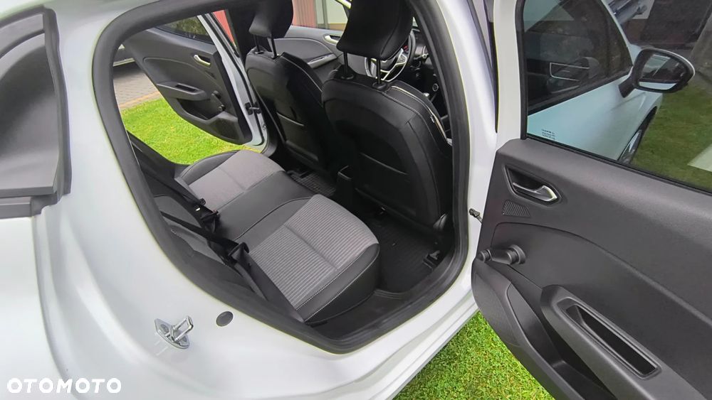 Renault Clio - 10