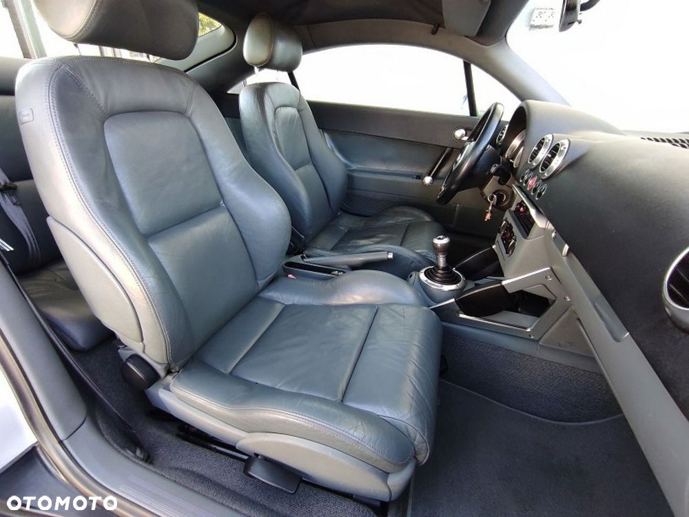 Audi TT Coupé - 12