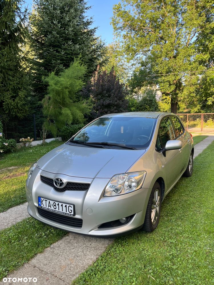 Toyota Auris 1.6 VVT-i Executive - 1