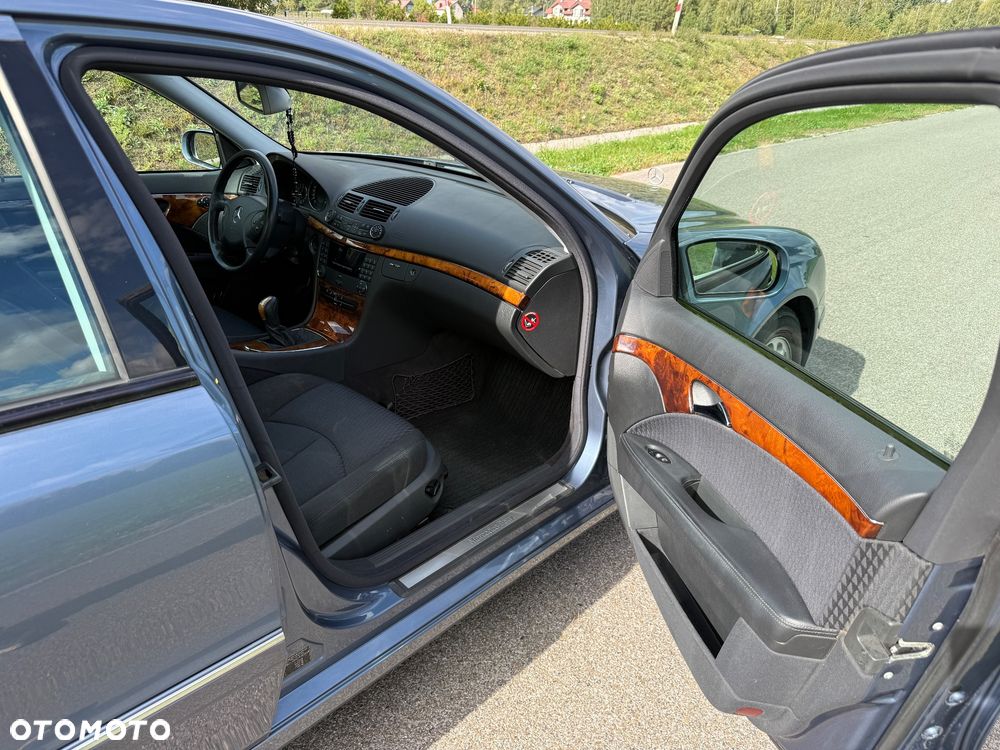 Mercedes-Benz Klasa E 220 CDI Elegance - 19