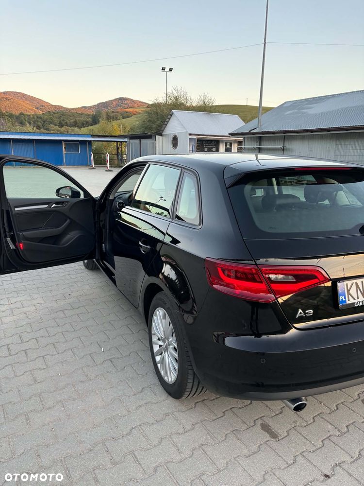 Audi A3 Sportback 1.6 TDI S tronic Ambiente - 26