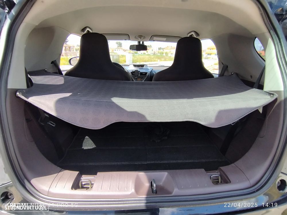 Toyota iQ 1.4 D-4D + - 9