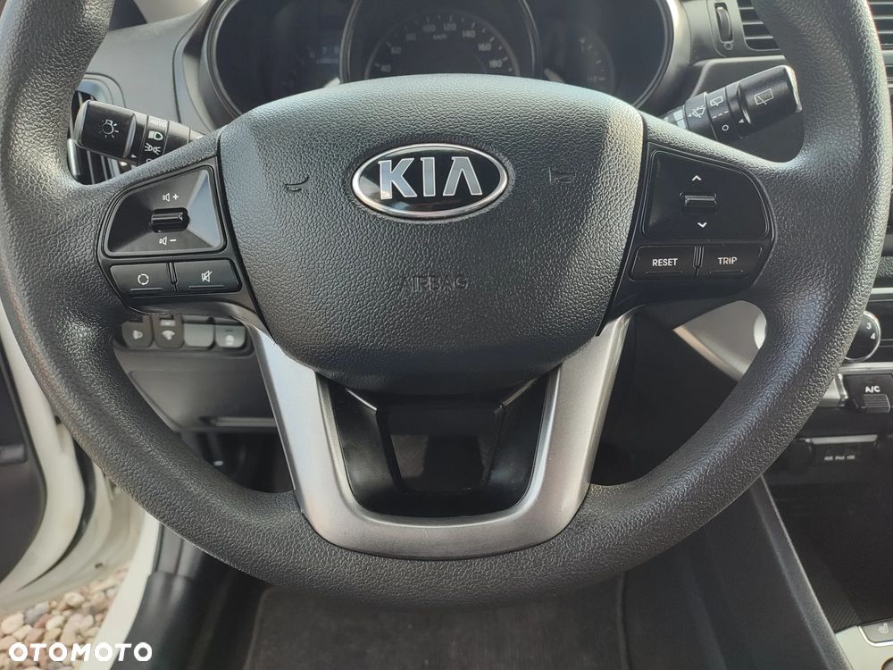 Kia Rio 1.2 Dream Team Edition - 19