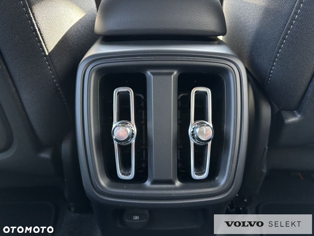Volvo XC 40 - 24