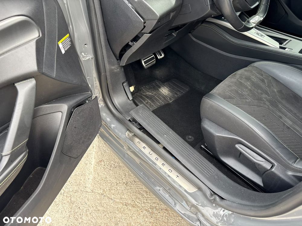 Peugeot 308 BlueHDi 130 EAT8 GT - 32
