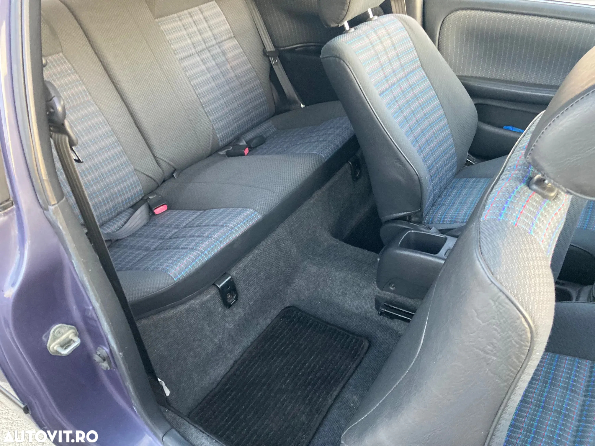Toyota Corolla - 12