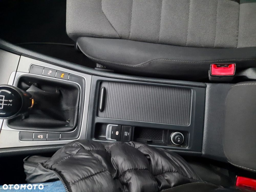 Volkswagen Golf - 36