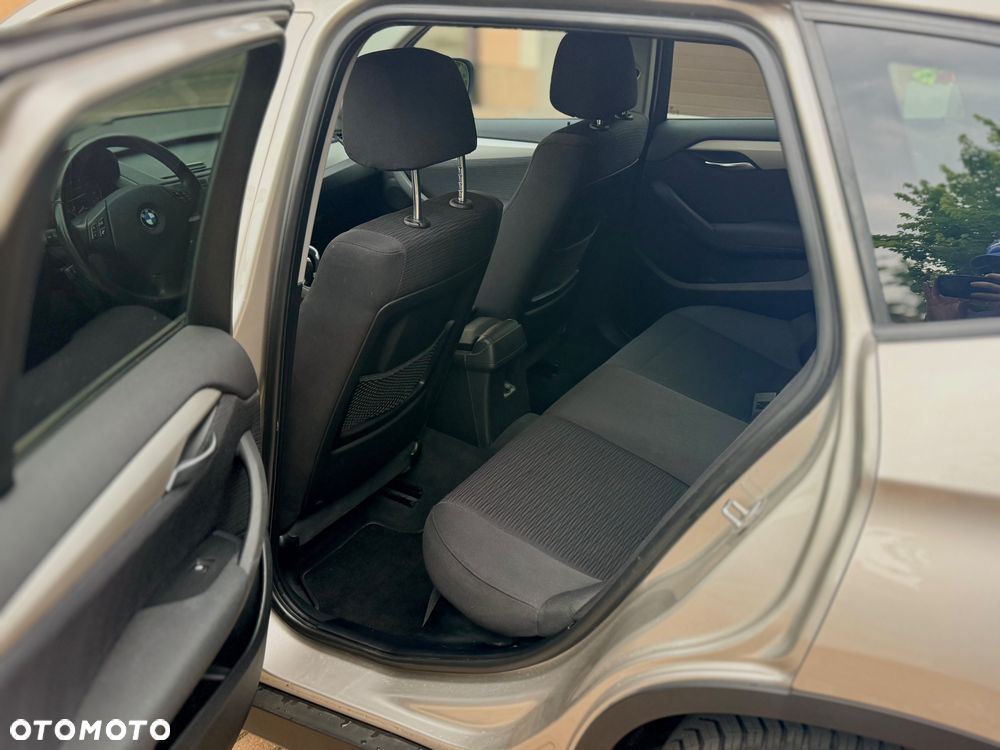 BMW X1 sDrive18i - 25