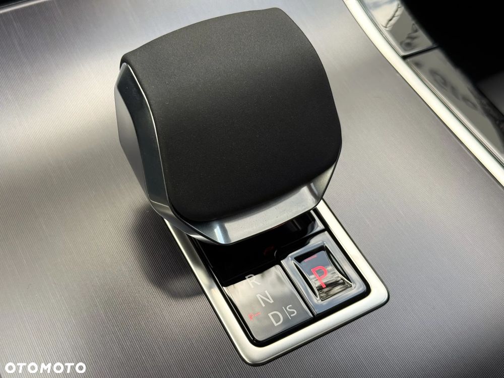 Land Rover Range Rover Velar D200 Dynamic SE - 8