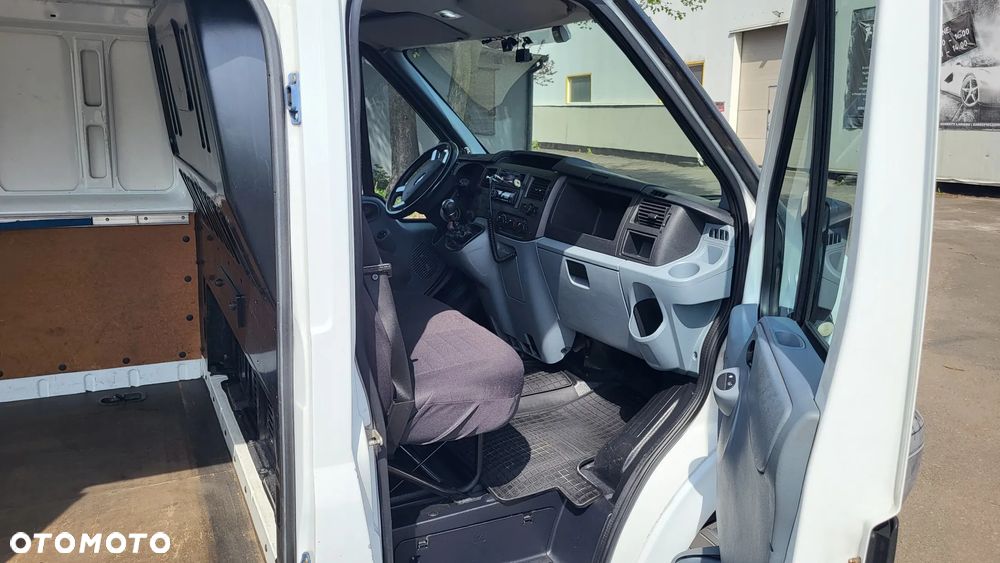Ford Transit - 25