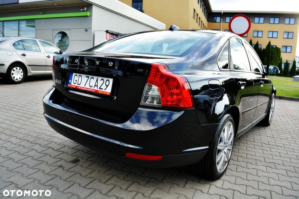 Volvo S40 1.6 - 15