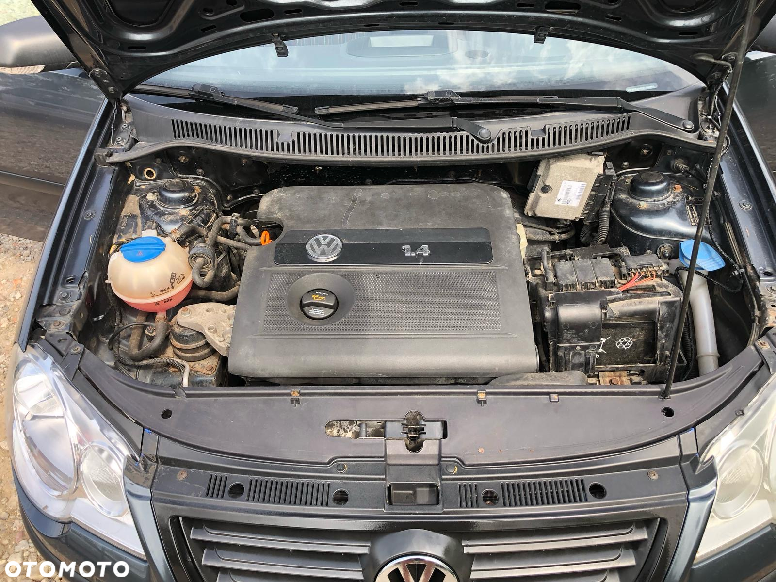 Volkswagen Polo 1.4 16V Sportline - 13