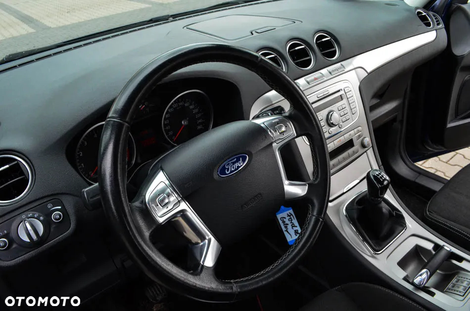 Ford Galaxy 2.0 Business Edition - 32