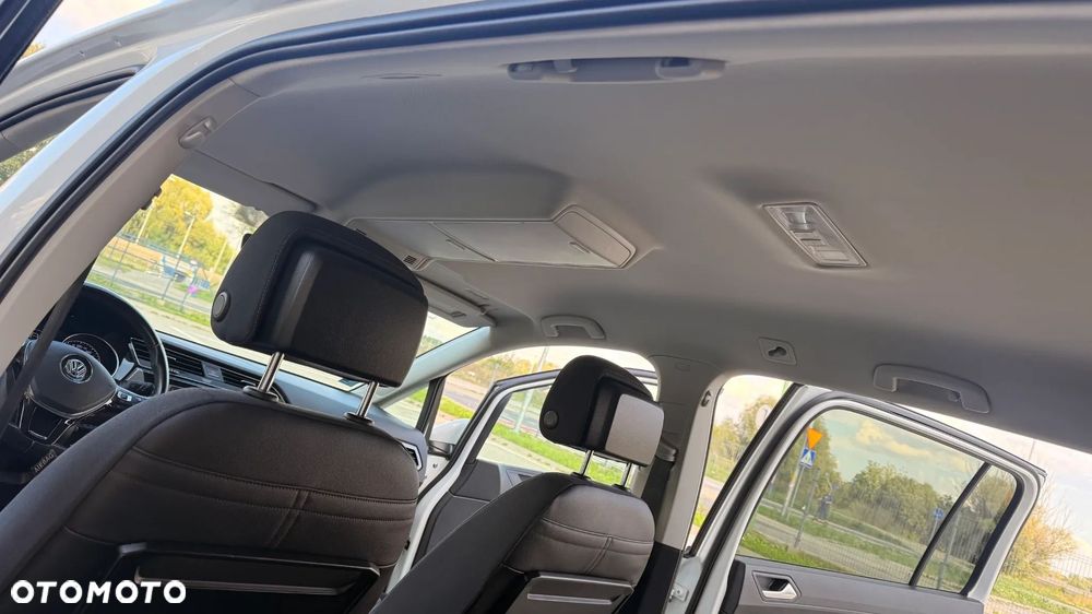 Volkswagen Touran 1.6 TDI SCR (BlueMotion Technology) DSG Trendline - 16