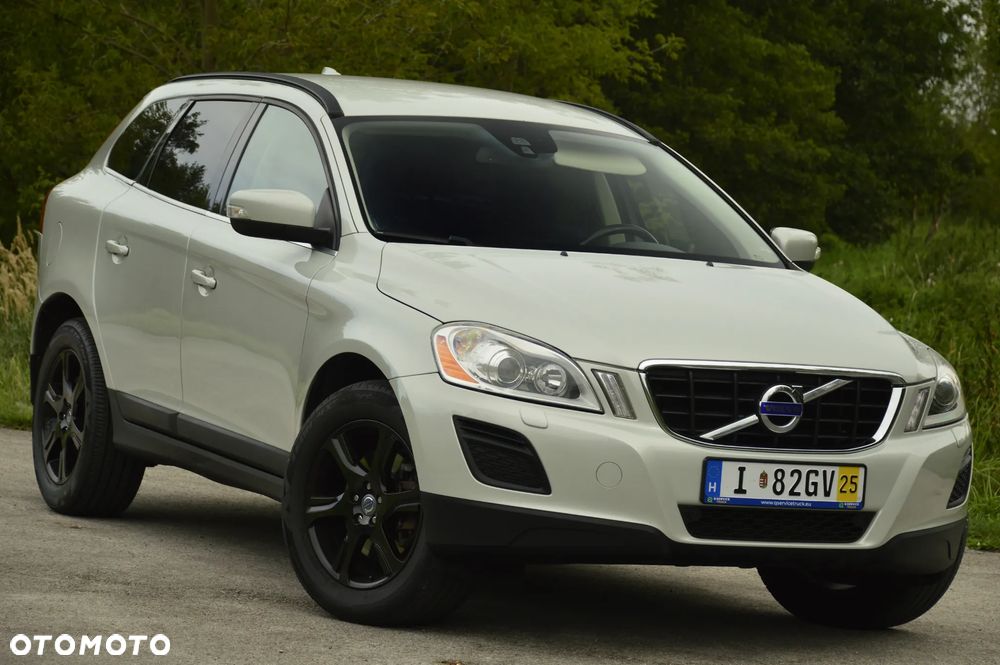 Volvo XC 60 D4 AWD Geartronic Momentum - 2
