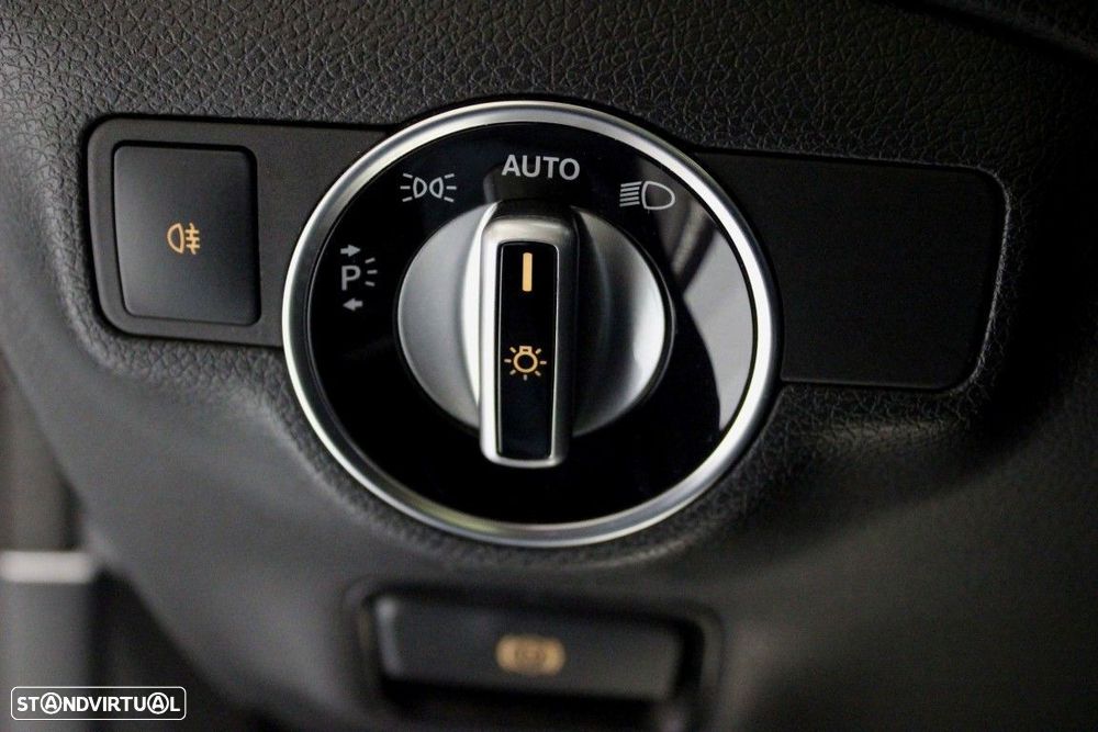 Mercedes-Benz CLA 220 - 22