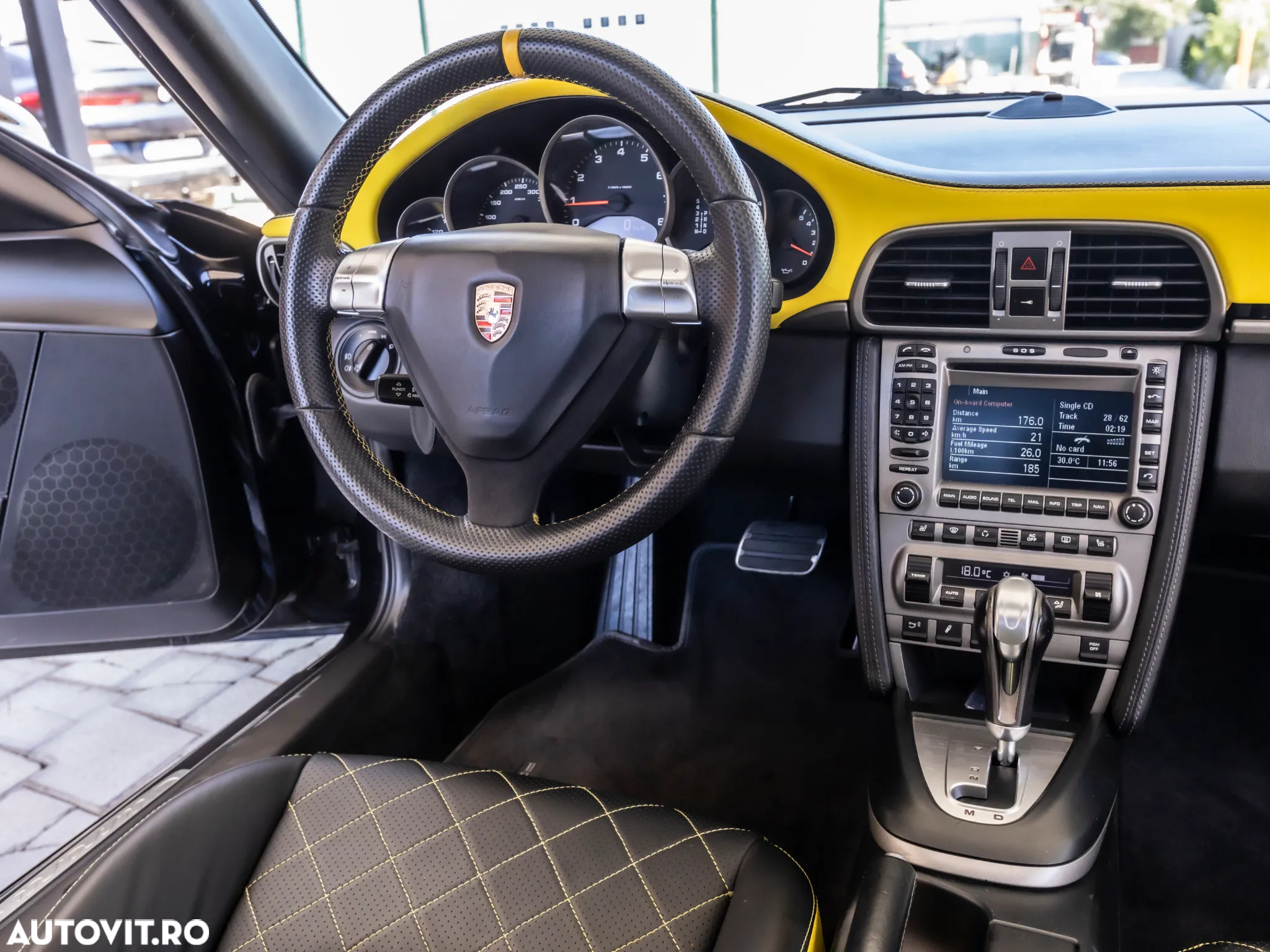 Porsche 911 Carrera 4 Tiptronic S - 7