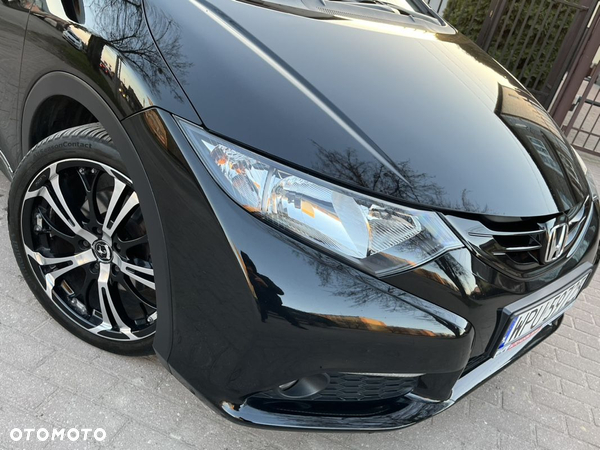 Honda Civic 1.6 i-DTEC Executive Black Edition