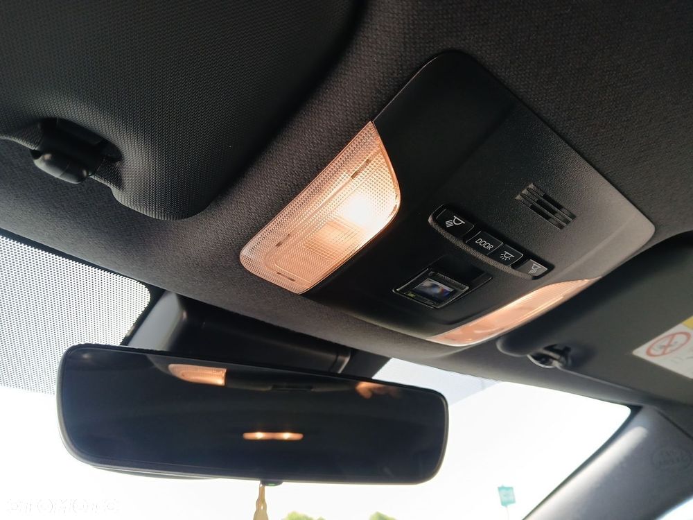Toyota Corolla 2.0 Hybrid Comfort - 38