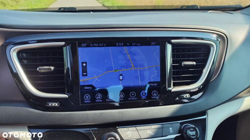 Chrysler Pacifica - 11