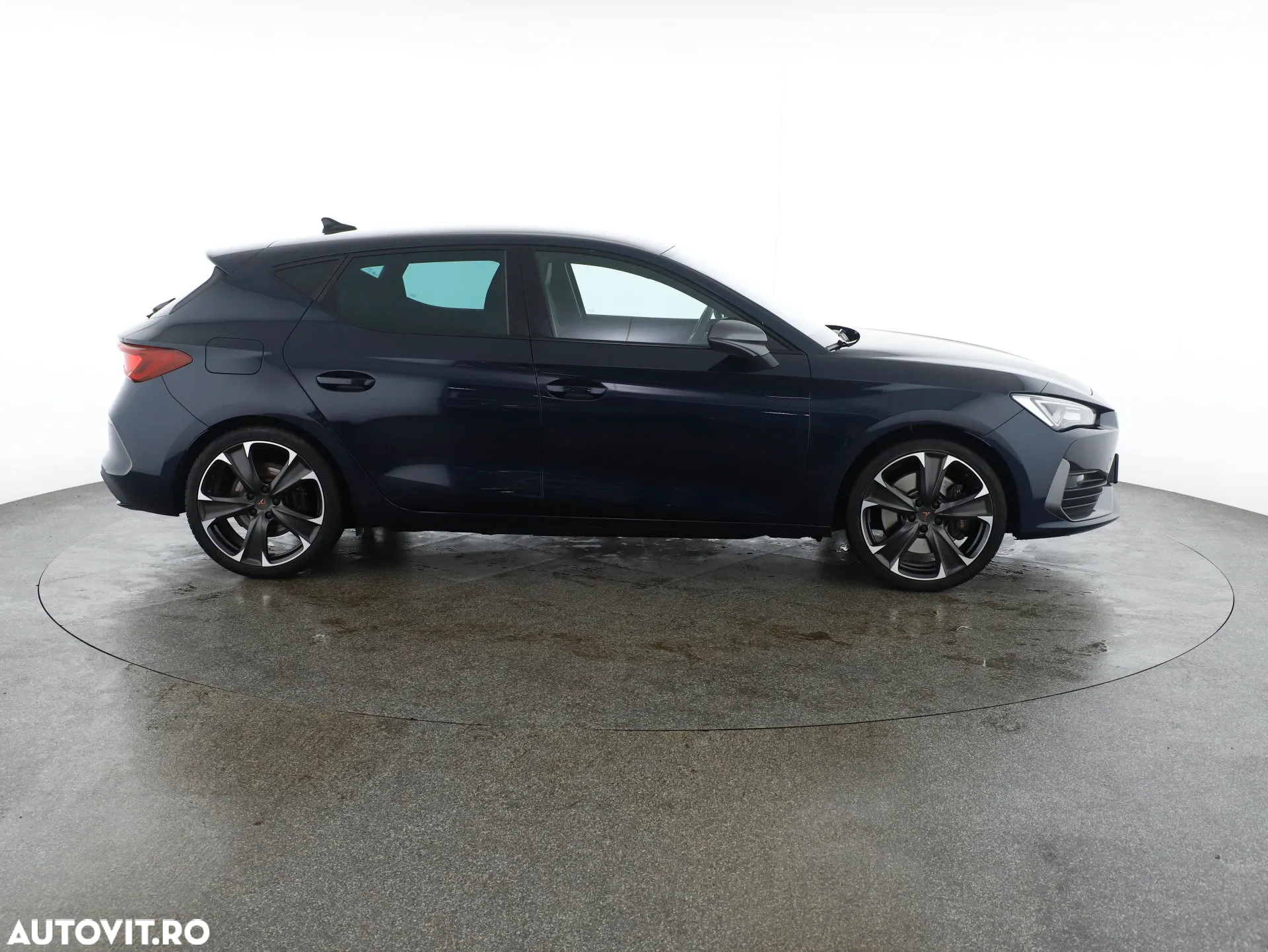 Cupra Leon 1.4 e-Hybrid (180 kW System) VZ - 4