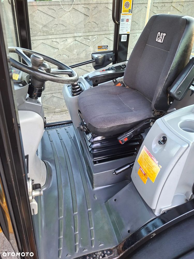 Caterpillar CAT 906 M - 28