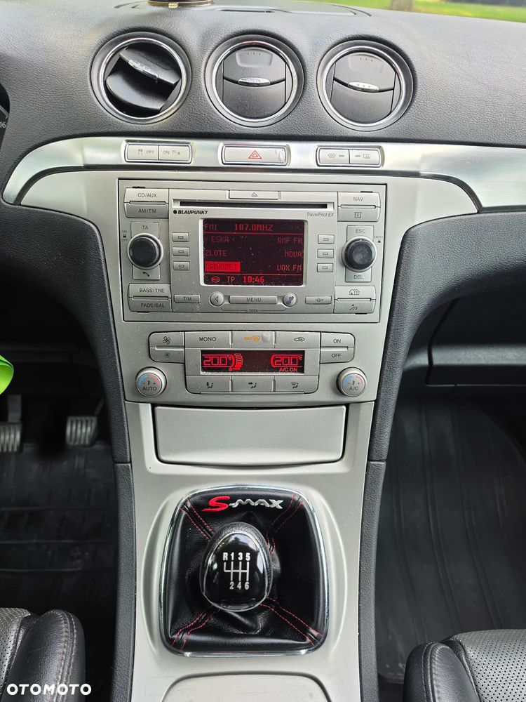Ford S-Max - 11