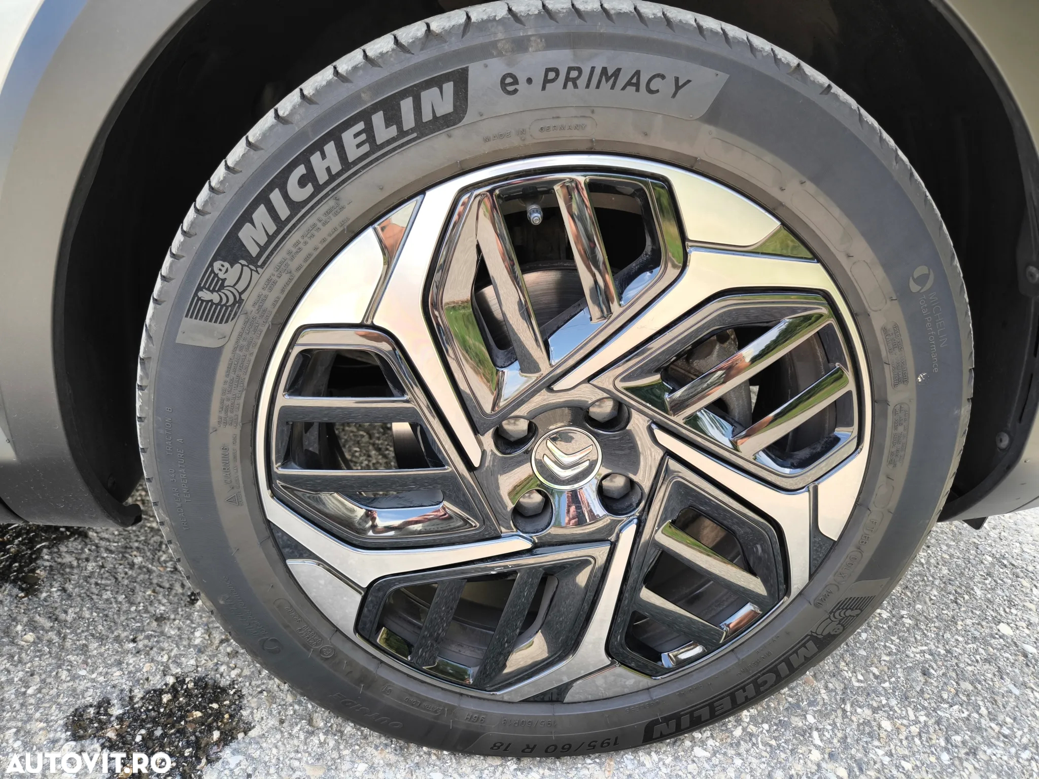 Citroën C4 BlueHDi 130 Stop&Start EAT8 SHINE - 24
