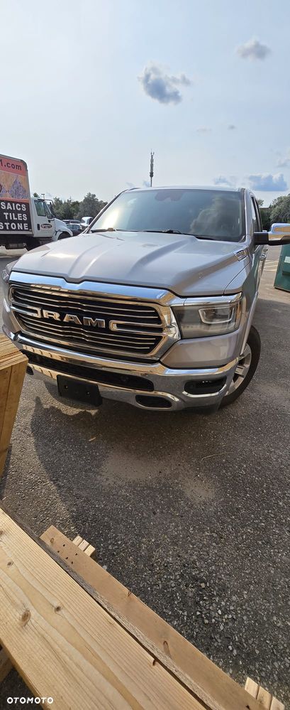 RAM 1500 5.7 eTorque Crew Cab Shortbed Laramie Chrome - 1