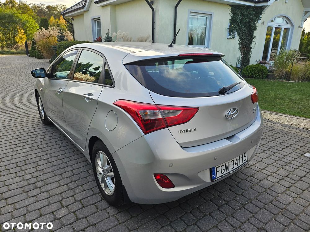 Hyundai i30 1.6 Style - 11