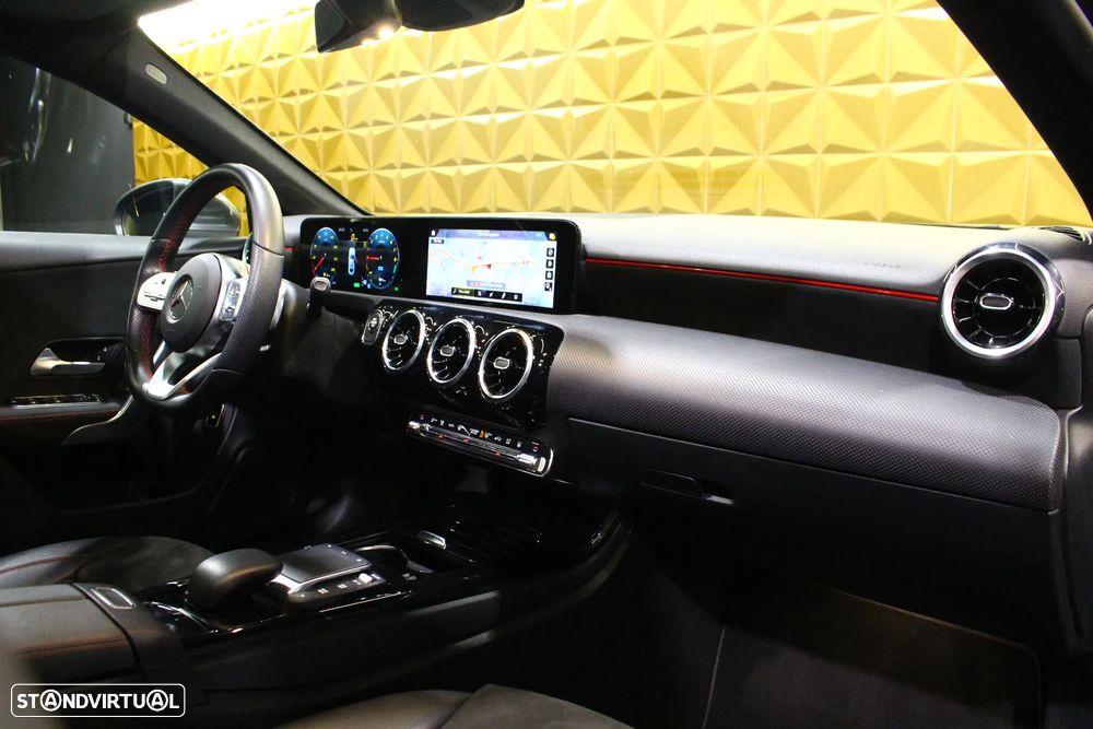 Mercedes-Benz A 250 Limousine e AMG Line - 15