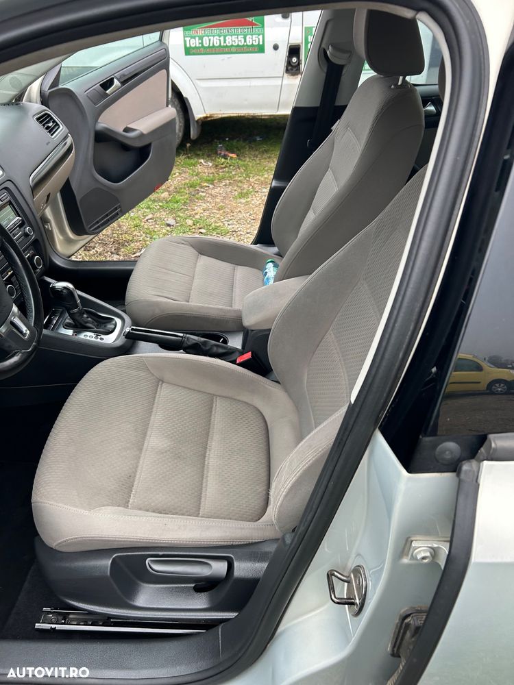 Volkswagen Jetta 1.6 TDI DSG Comfortline - 15